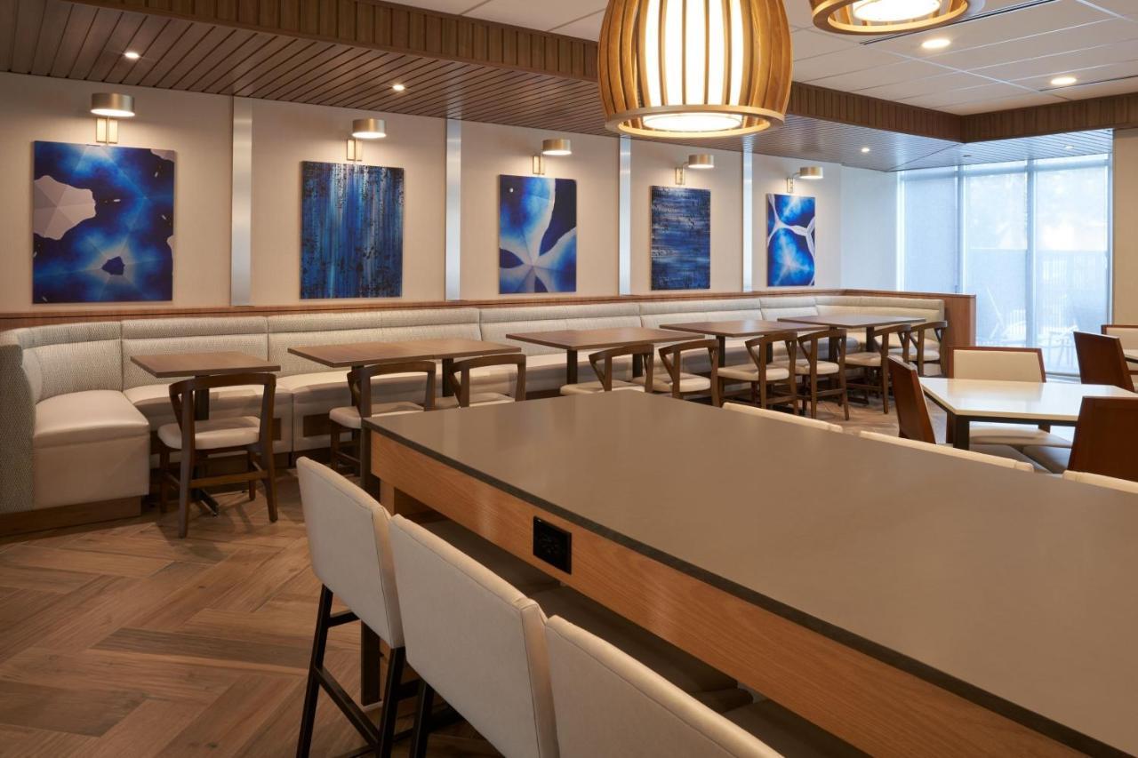 Fairfield By Marriott & West Palm 3* Century Village (West Palm Beach, Palm Beach County)