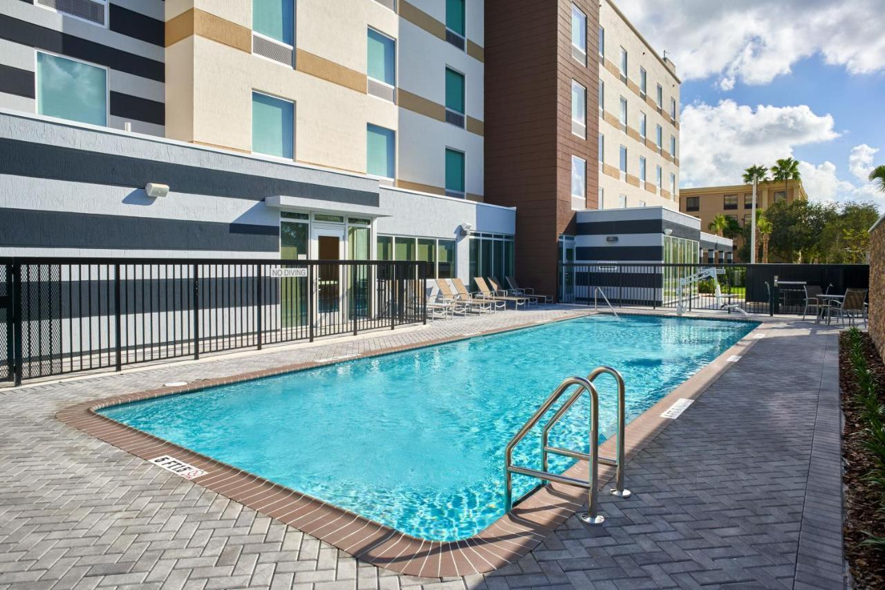 Fairfield By Marriott & West Palm 3* Century Village (West Palm Beach, Palm Beach County)